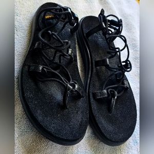 Teva Voya Infinity Sandals Black, Size W7